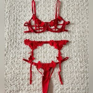 NWOT Red Sexy Wedding Honeymoon Floral Bra Undies & Garter Belt Lingerie Sz L/XL